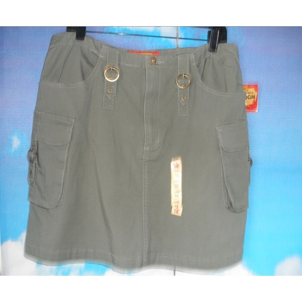 NEW by BOOM BOOM AUTHENTIC JEANSWEAR, GREEN CARGO SHORT SKIRT, PLUS SIZE 1X